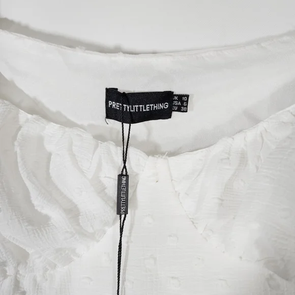 ✅️ Pretty Little Thing White Dobby Mesh Cup Detail Long Sleeve Crop Top - Picture 6 of 8